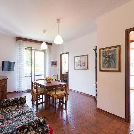 Comfort Beach House Marina di Massa Εξωτερικό φωτογραφία