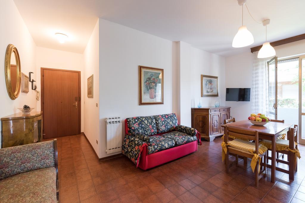 Comfort Beach House Marina di Massa Εξωτερικό φωτογραφία